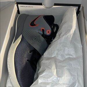 Nike Kyrie Flytrap III Cool Grey Athletic Shoes